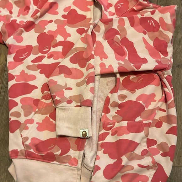 REAL PINK BAPE HOODIE size small, well worn, little bit of pilling, overall ok - Picture 2 of 5